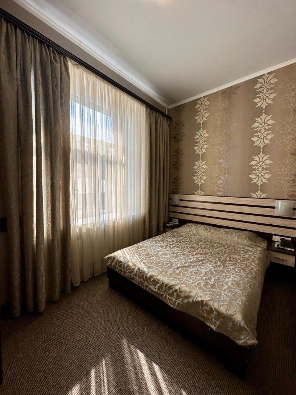 Classic Hotel Kharkiv Bagian luar foto